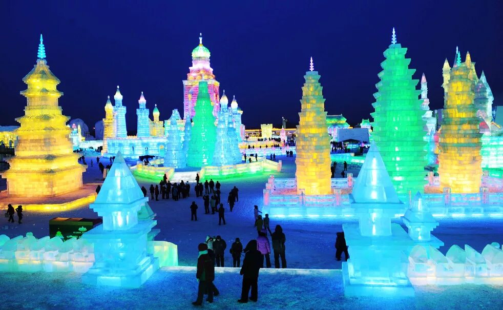 Ледовое г. Харбин ледяной город. Ледяной город в Китае Харбин. Харбин дворец льда. Харбин фестиваль снега и льда зимой.