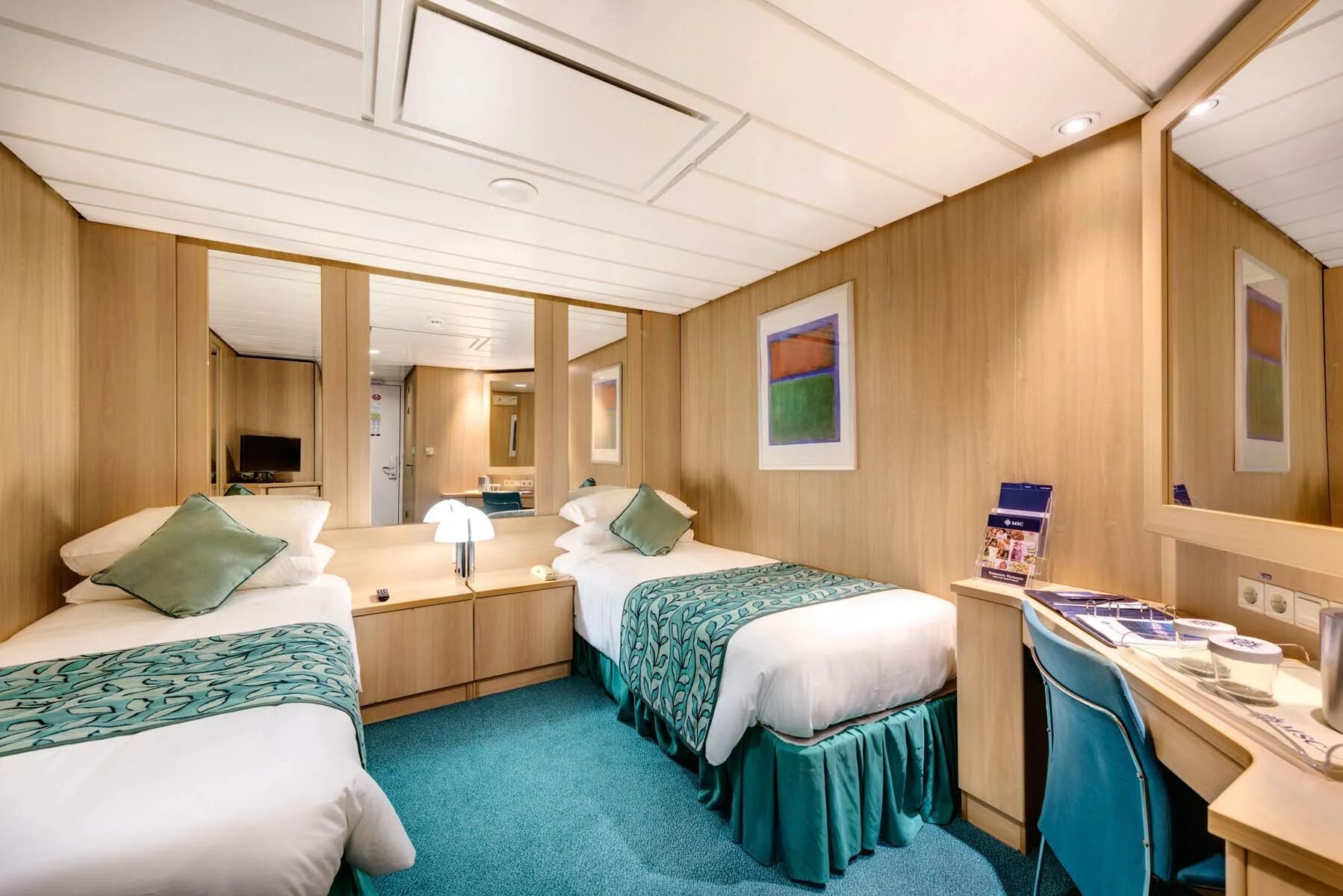 Каюта сколько мест. Msc sinfonia каюты. msc lirica 4 каюты. лайнер: msc lirica каюты. crown princess лайнер каюта e415.