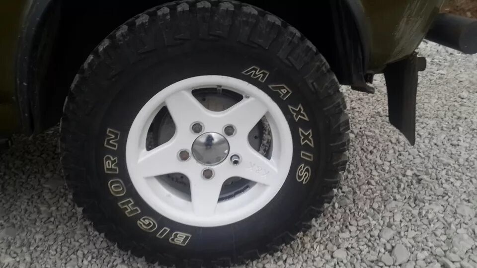 Maxxis нива. Maxxis at-771 bravo 235/75 r15. Maxxis m8060 на ниве. Maxxis m8090 creepy crawler. Maxxis 8060 trepador на ниву.