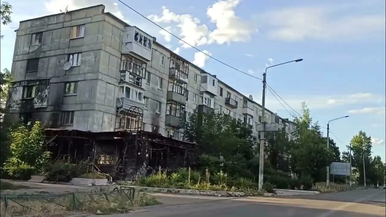 Рубежный луганская область. Город рубежный луганской области. Город рубежное луганск. Памятник в рубежном. Украина после войны.