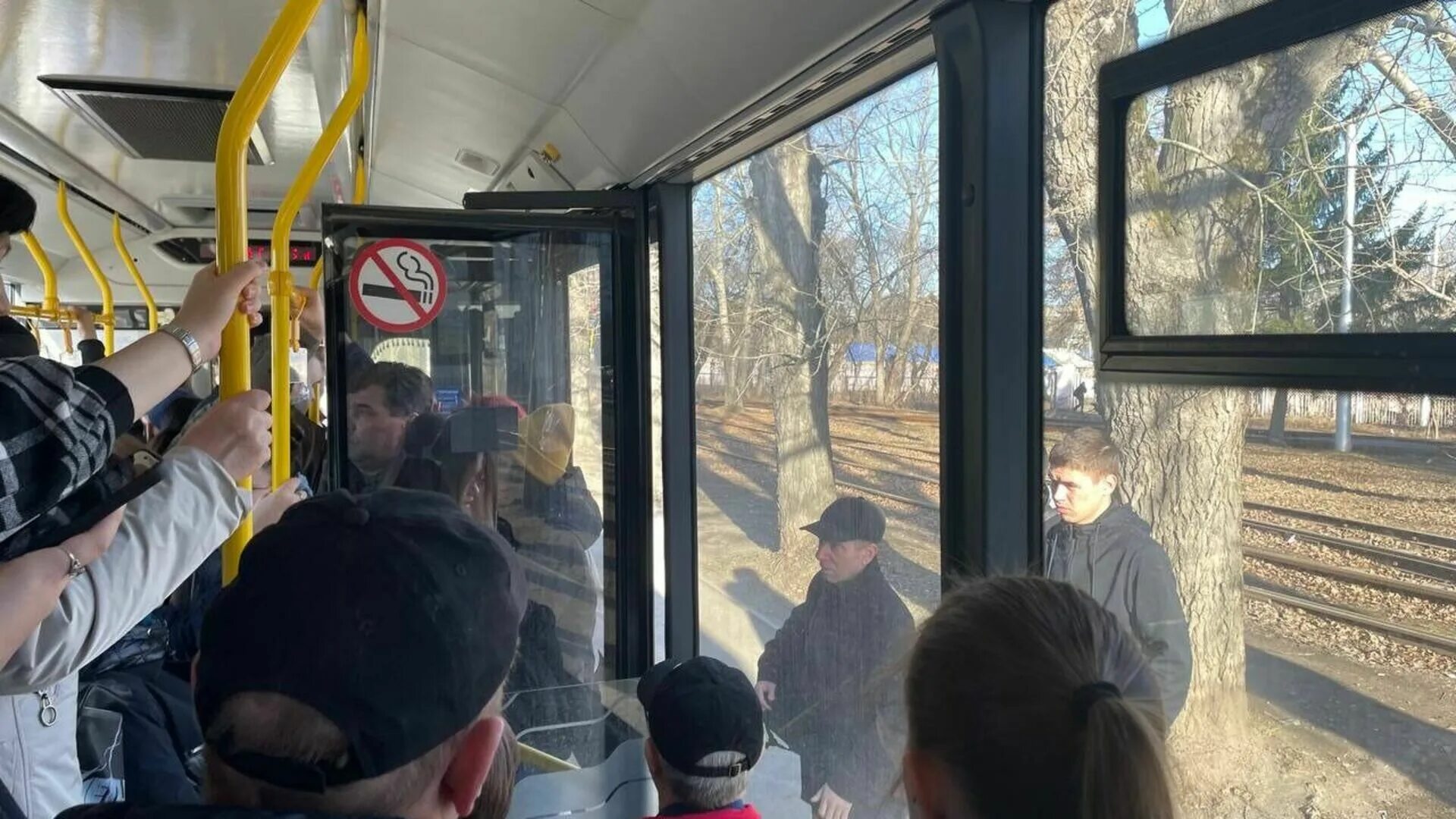 Час пик в автобусе. Автобус. Автобус Башкирия. Контролер в автобусе Башавтотранс.