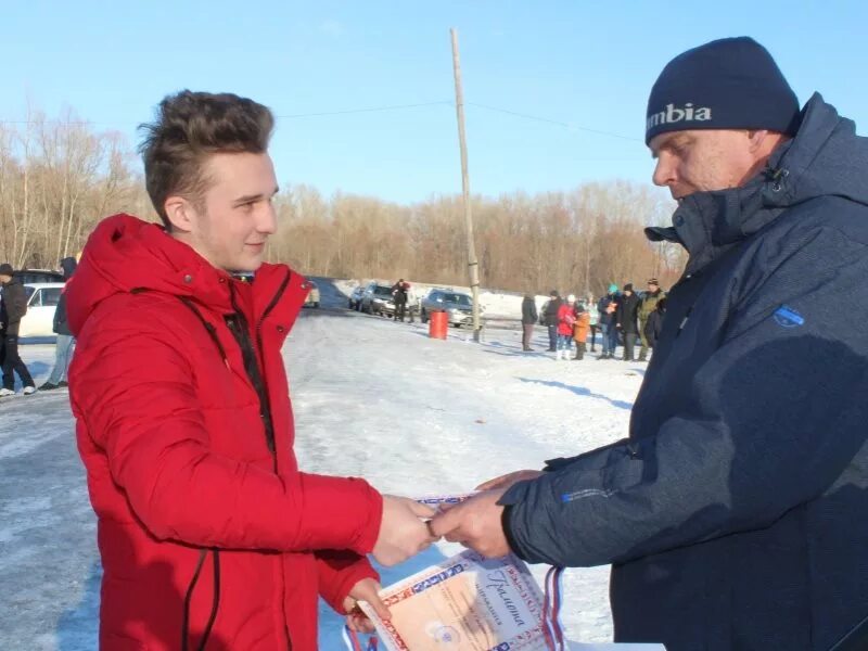 Погода петропавловское алтайский край паутова. Зелёный дол Алтайский край Петропавловский район. Гонки в зеленом доле Петропавловского района. Зимние гонки в зеленом доле Петропавловского района. Спортивные команды зеленого дола Алтайского края.