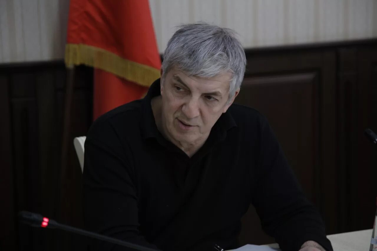 Хизри магомедович мэр дербента. Глава дербента хизри абакаров. Мэр дербента хизри абакаров. Хизри дербент. Хизри абакаров депутат.