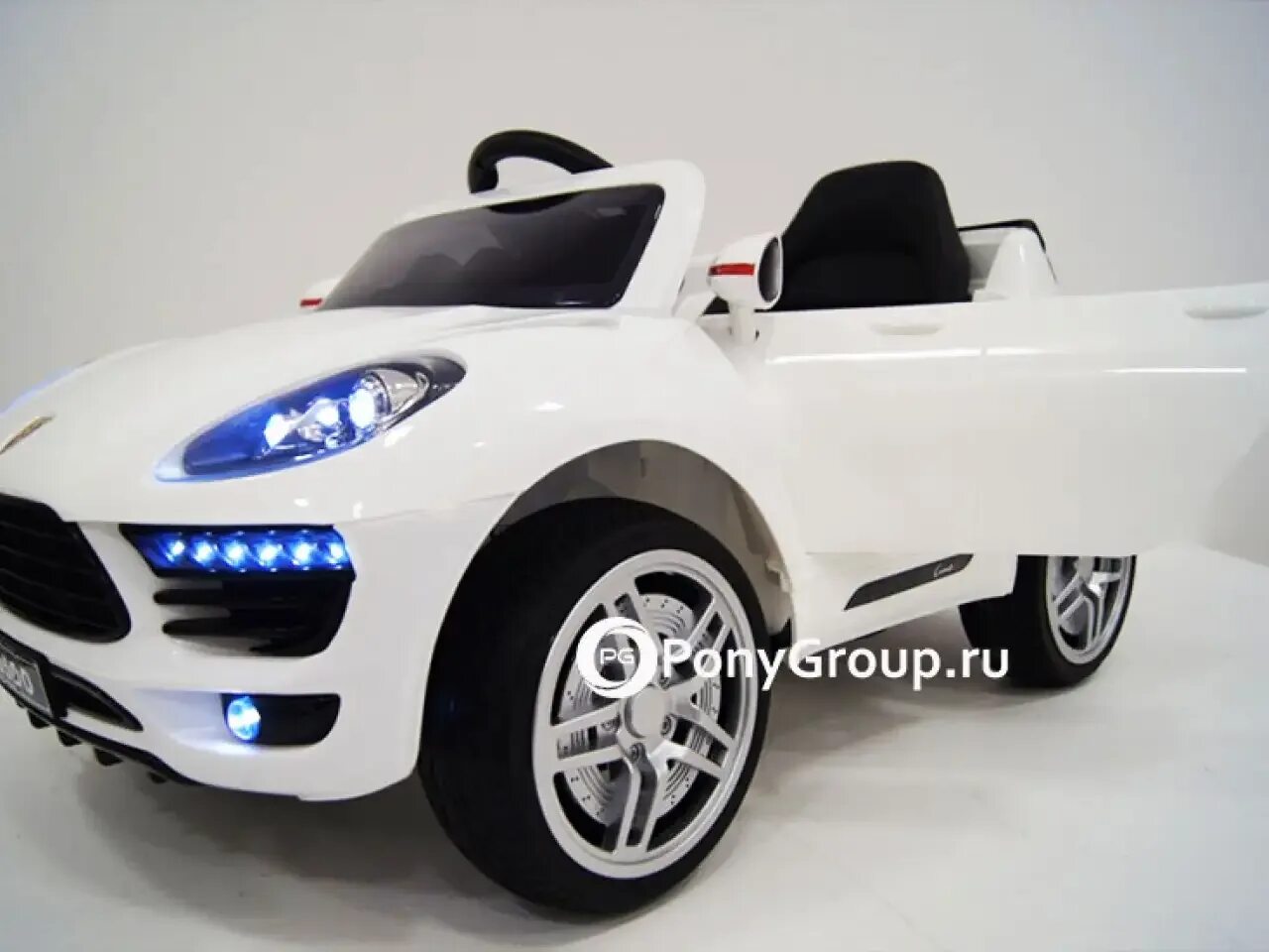 Детский электромобиль роспитспорт o007oo vip красный. Электромобили на резиновых колесах. Rivertoys автомобиль porsche macan o005oo. Электромобиль rivertoys o095oo. О005оо пульт электромобиля.