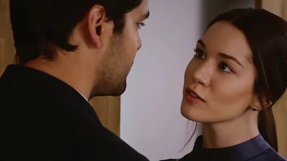 Япрак хазал эркан. Назови меня турецкий. Назови меня турецкий. Назови меня турецкий. Омер и зехра турецкий.
