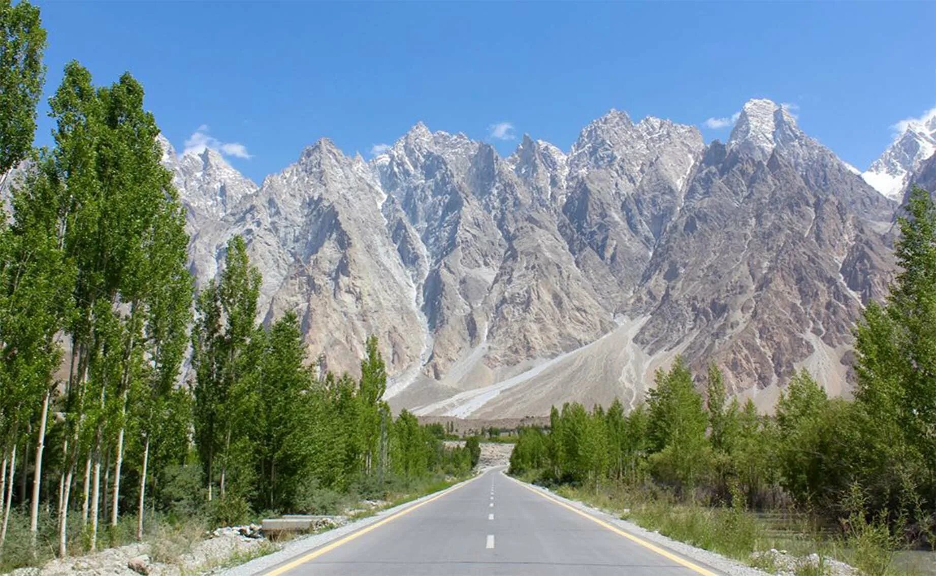 Area north. Passu Пакистан. Passu горы Пакистан. Шакарпариан холм Пакистан. Долина пхандер Пакистан.