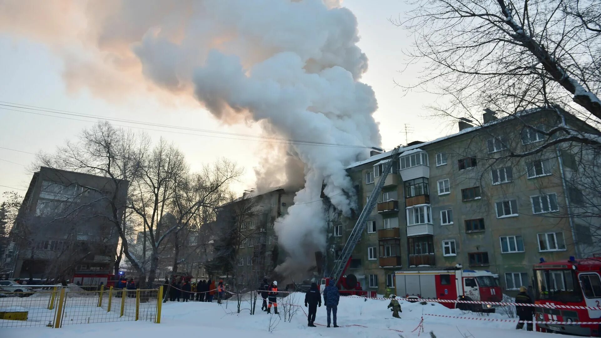 Взрыв пятиэтажки в Новосибирске. Российский дом. Омск новости обрушение дома