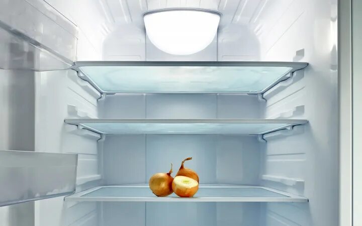 Пустой холодильник. Холодильник открытый пустой. Открытый холодильник. Холодильник внутри.