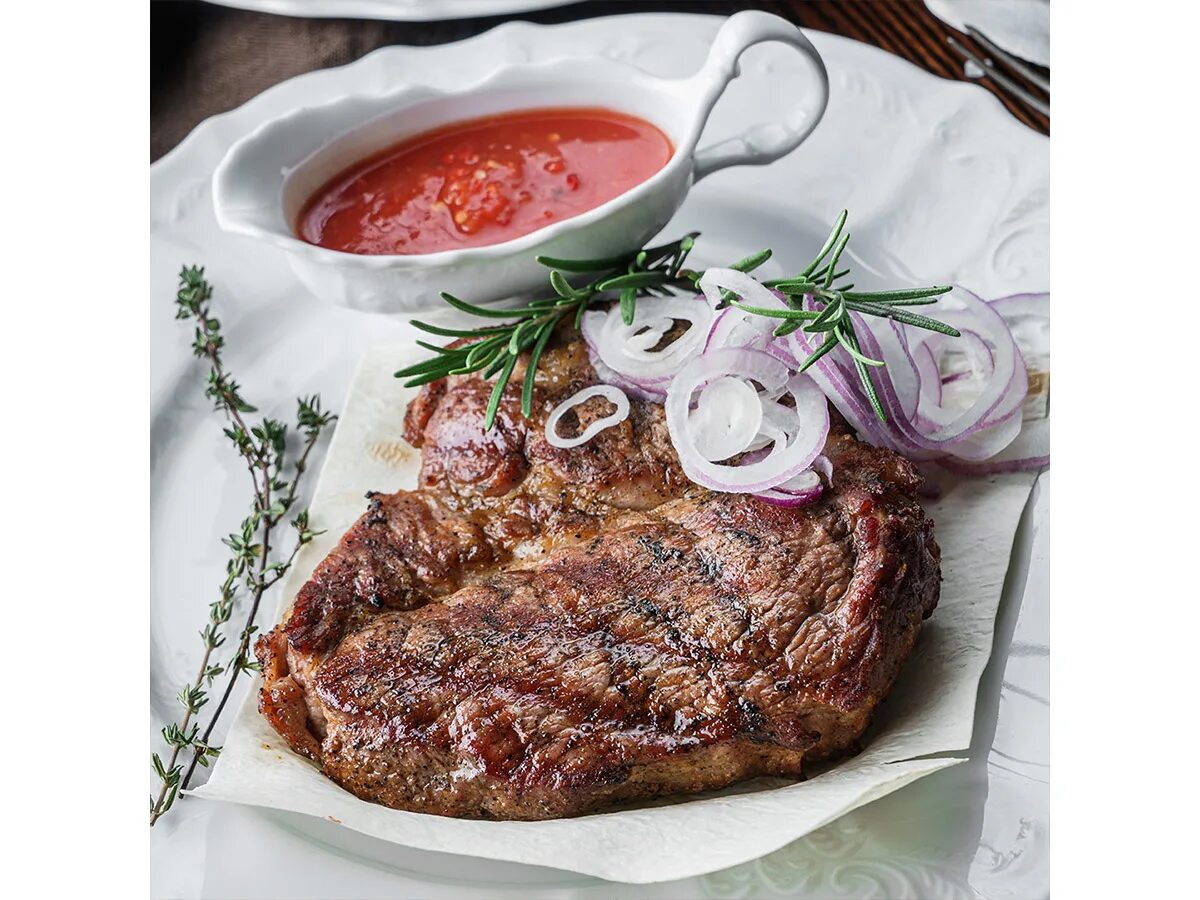 стейк из свиной шеи. стейк рибай свинина. стейк из свинины. рибай из свинины. стейк из свиной шеи.