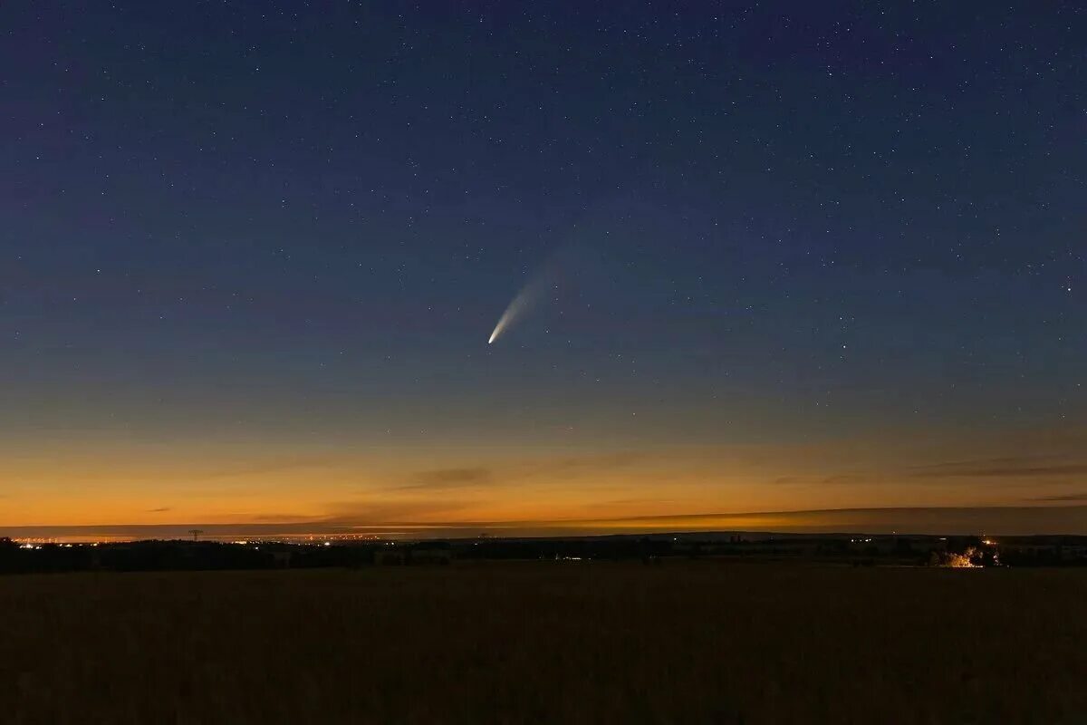 Кометы метеоры болиды и метеориты. Метеорит падает на землю. Тунгусский метеорит комета. Комета апофис. Земля с кометой.