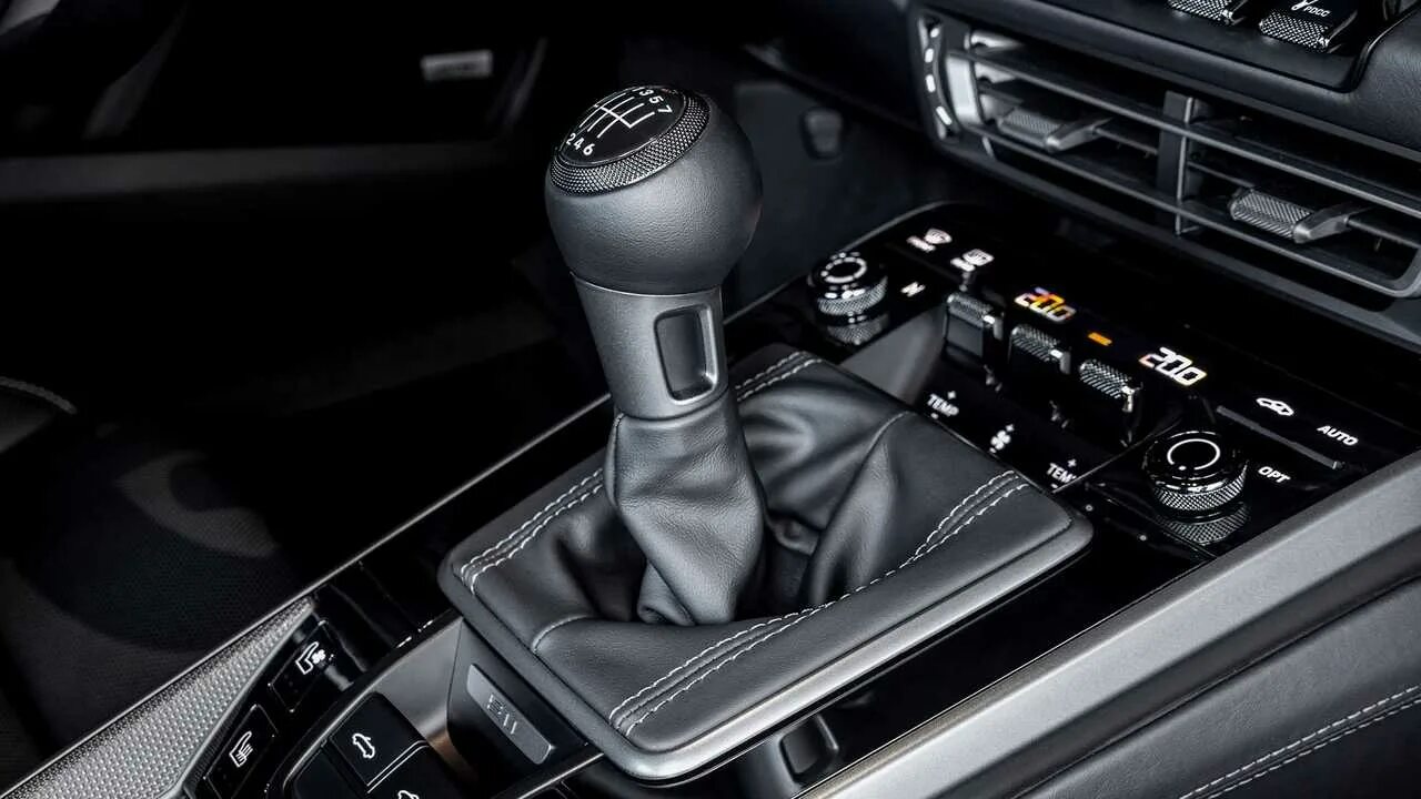 Коробка передач 07. Коробка передач порше 911. porsche 911 carrera s на механике. порше 911 мкпп. porsche 911 carrera коробка передач ручка кпп.