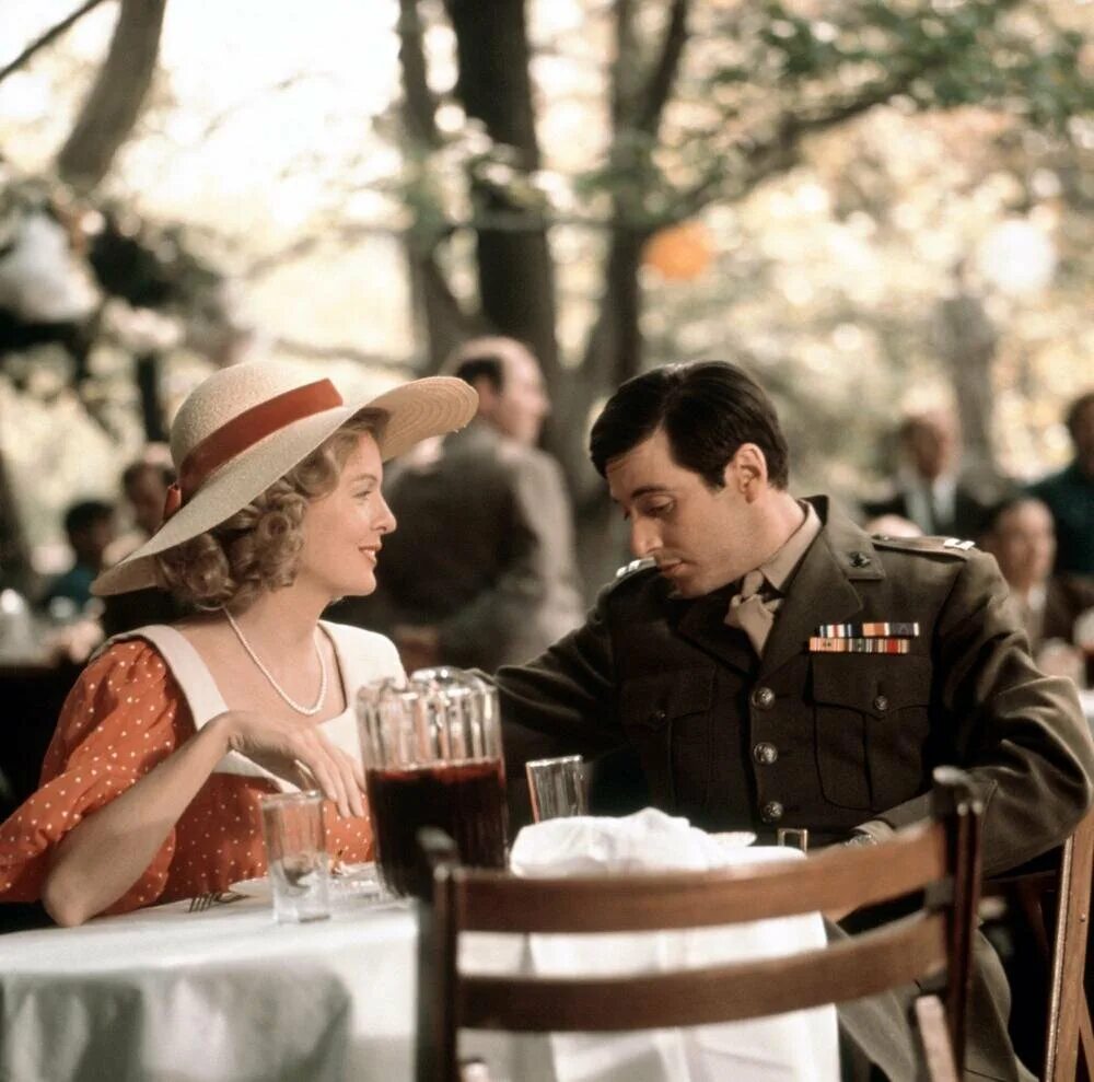 Крестный отец 1973. Марлон брандо дон корлеоне. Рассел кроу 2023. Марлон брандо вито корлеоне. Музыка из кинофильма отцы.