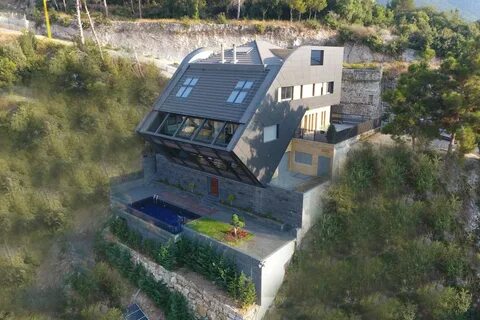 Spectacular Luxury Home is a Real Cliff Hanger - GCO Portal