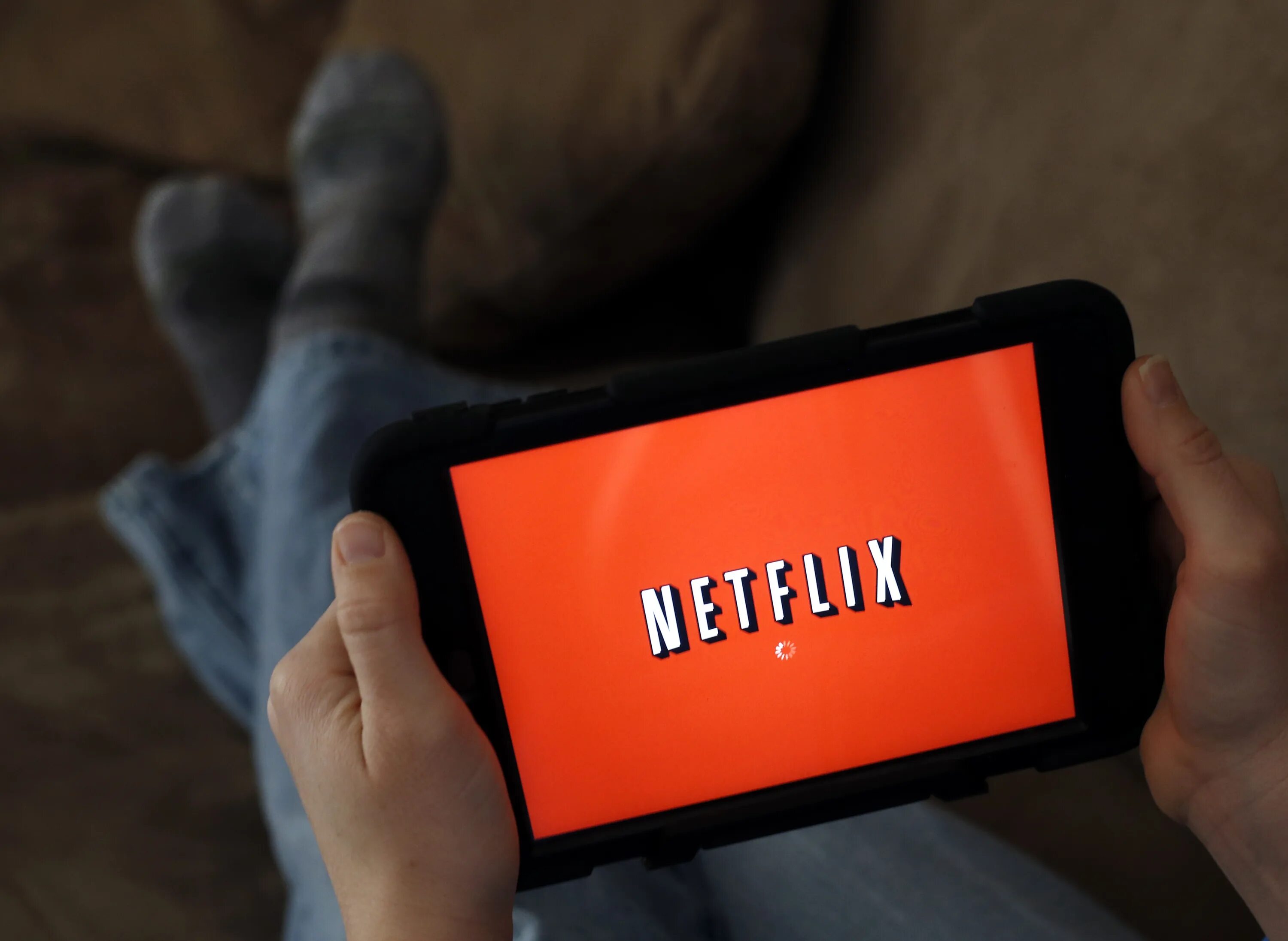 Что делает нетфликс. Netflix. нетфликс логотип. видеосервис нетфликс. netflix вертикально.