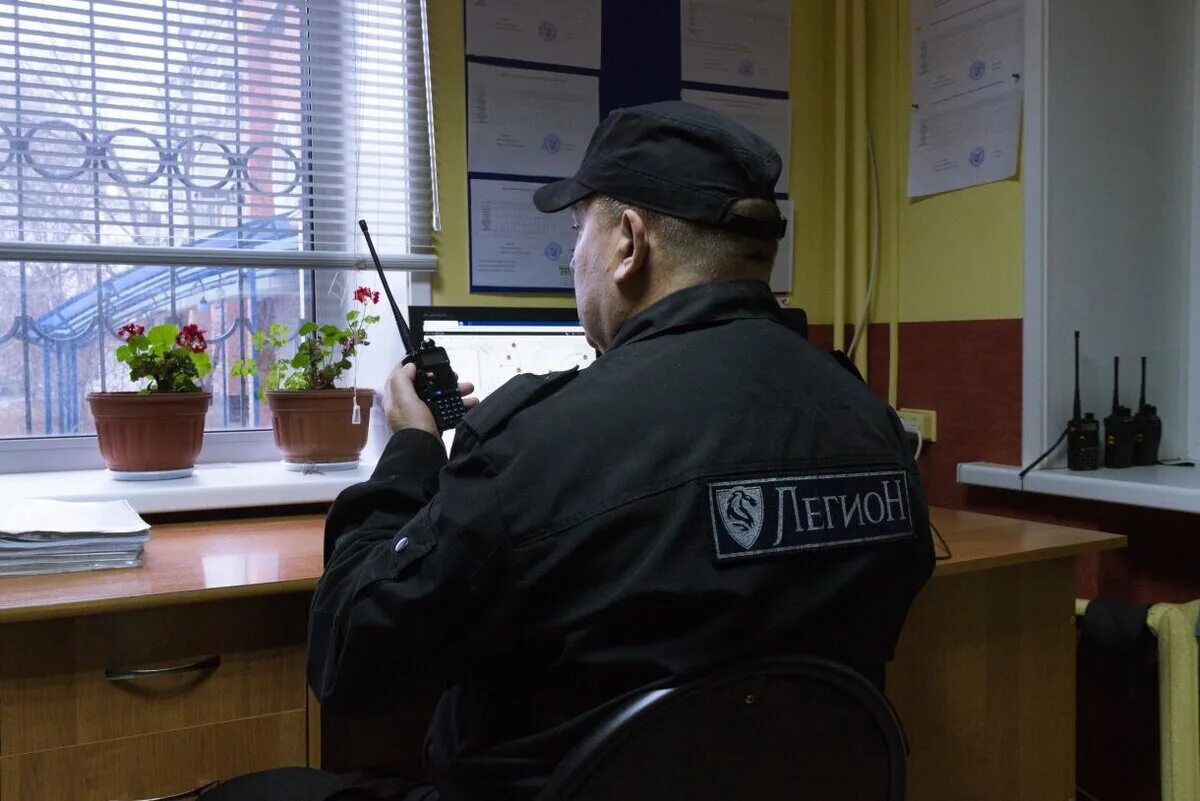 охранник вахта. работа охранник брянск вакансии. охранник брянск. водитель охранного предприятие. работа охранник брянск вакансии.