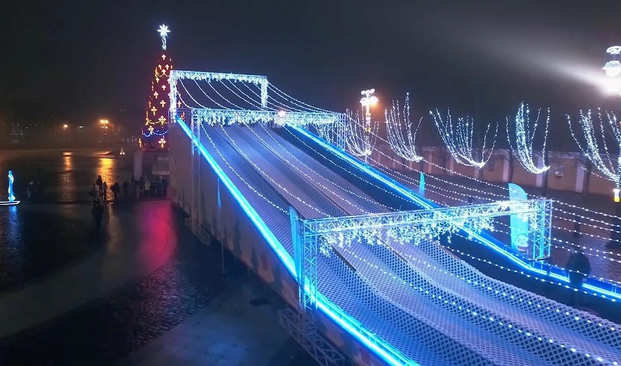 В питере открыли самую длинную тюбинговую горку