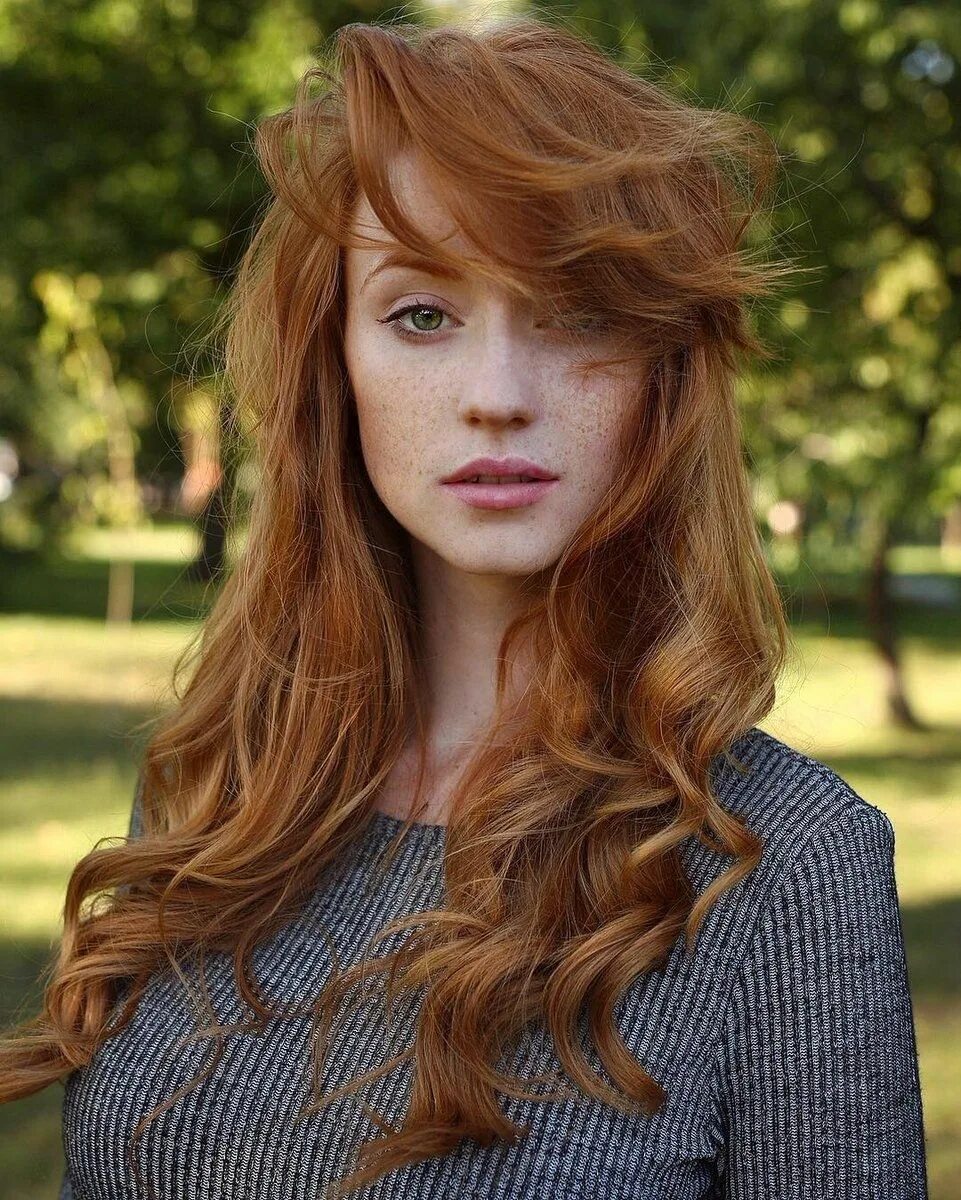 Red hair woman. Рыжеволосая Катрин кюн. Грейси Хоута ирландка.