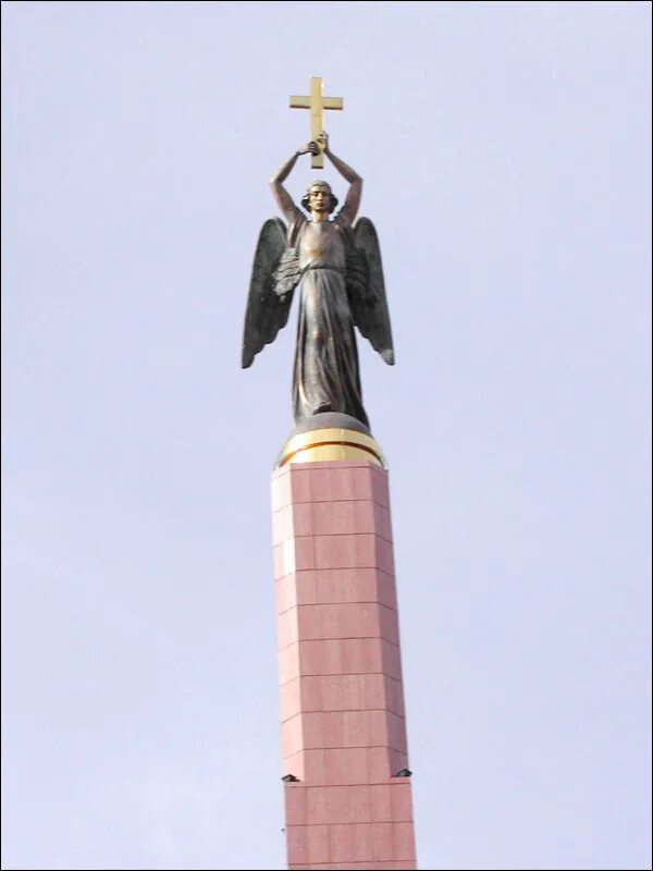 Какие достопримечательности в ставропольском крае. Ставрополь достопримечательности города. ставропольский край ,ставрополь город и достопримечательности. монумент ангел хранитель ставрополь. монумент ангела хранителя ставропольский край.