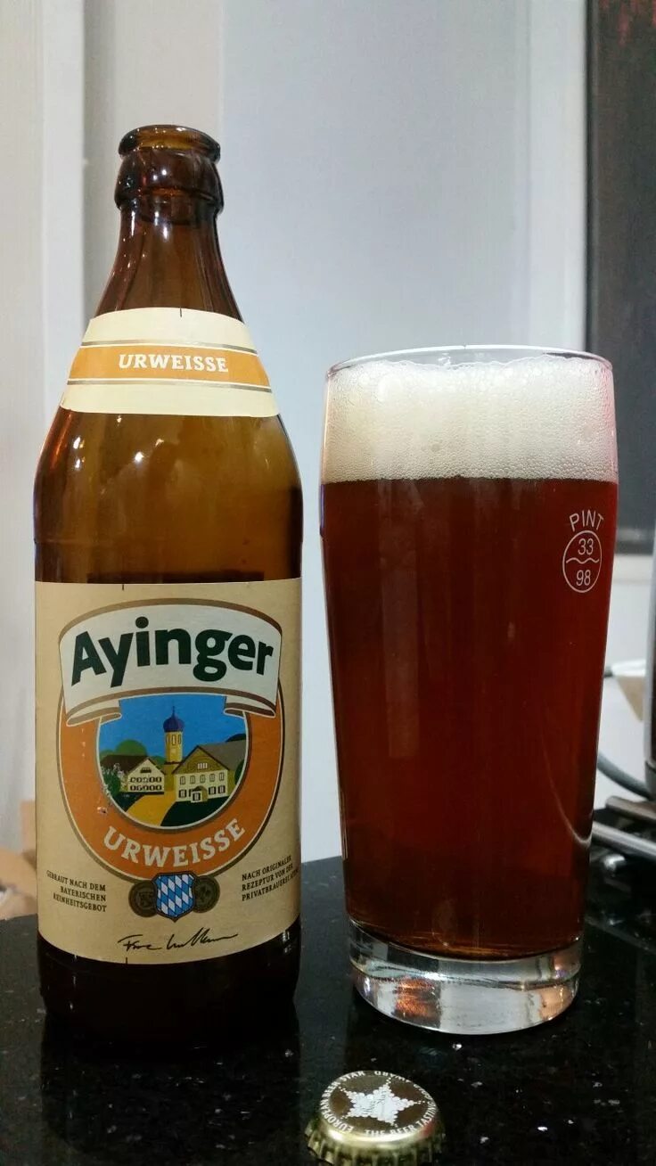 Пиво ayinger купить. Немецкое пиво Ayinger. Ayinger пиво пшеничное. Айингер лагер Хель. Айнгер Урвайссе.