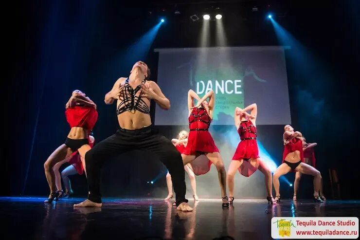 Фото текила дэнс мама малыш. Ну ка нака танец. Tequila dance. Текила танцы. Фото текила дэнс мама малыш.
