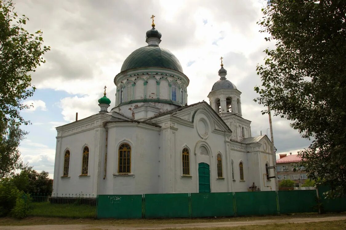 Дома в мишкино курганской. Мишкино Мишкинский район Курганская область. Свято Троицкий храм Мишкино. Курганская. Церковь Троицы Живоначальной. Курганская область Мишкино Церковь Троицы Живоначальной.