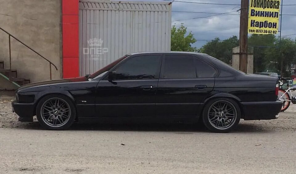 Диски на бмв е34. Bmw e34 65 стиль. bmw e34 r16. бмв е34 r17. bmw e34 на стиле.