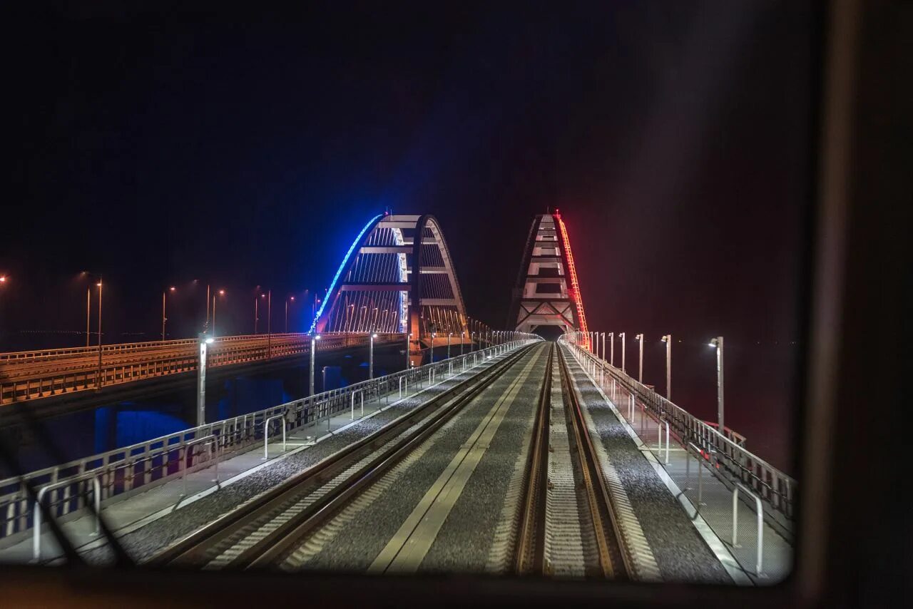 Крымский мост движение поездов сегодня. Жд мост. крым мост. крымский мост поезд. мост в севастополе.
