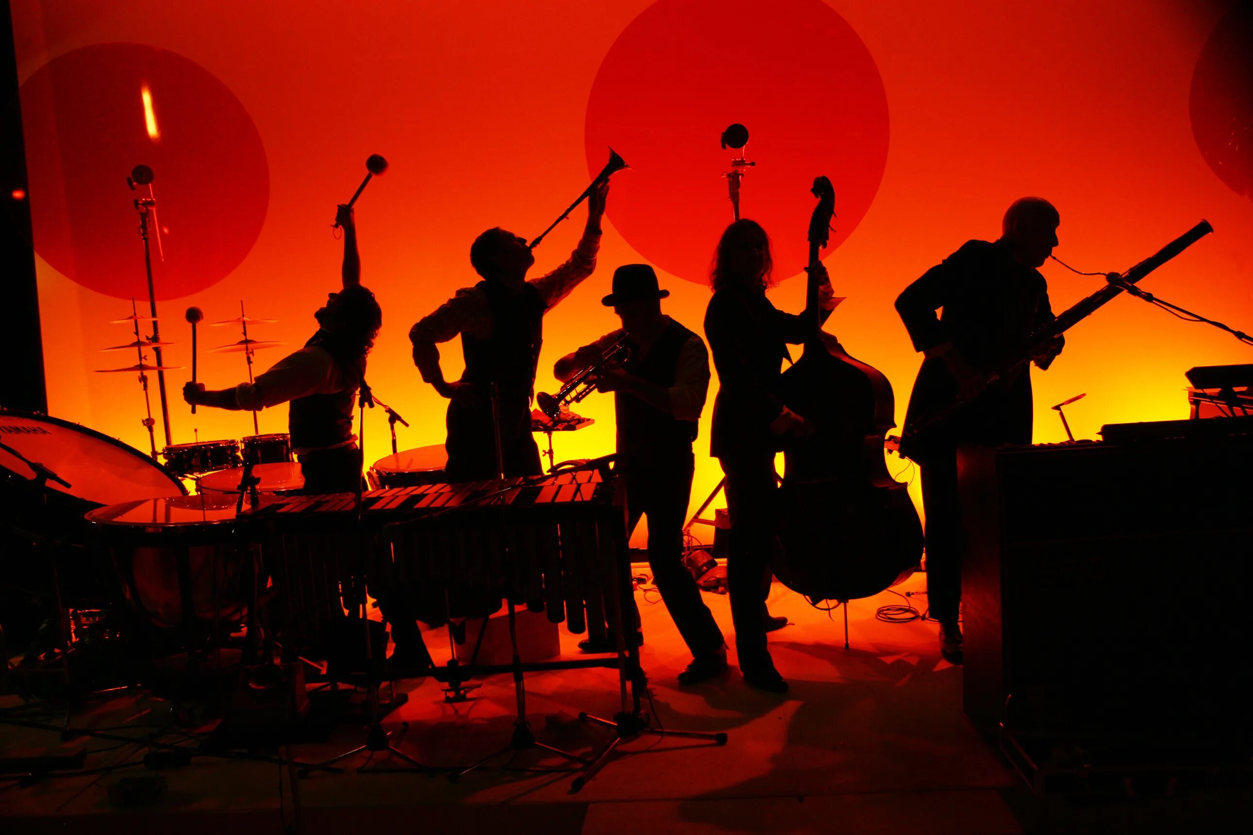 Музыкальный фон. Музыка пьяла. Музыка пьяла. Музыкальное наслаждение. Музыкальная девочка.