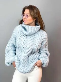 Вязаная одежда свитера