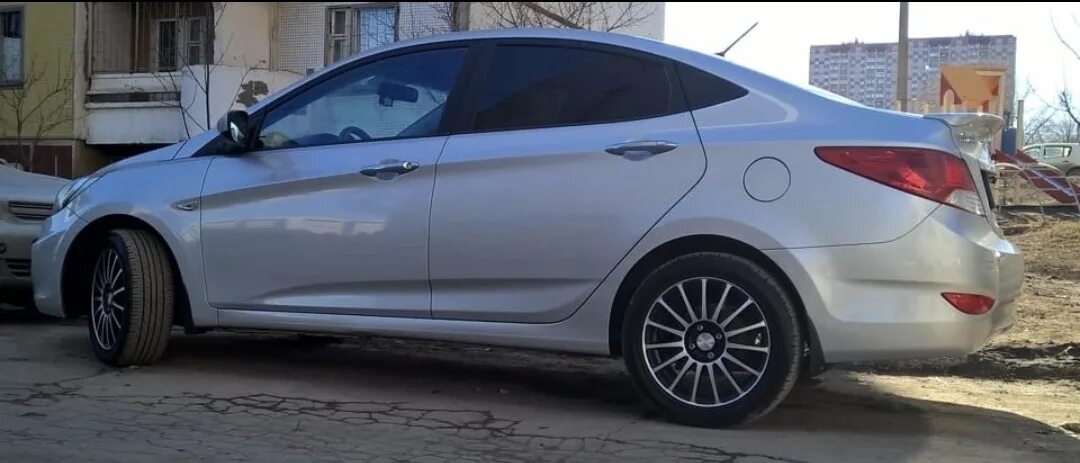 Шины на хендай солярис лето. 205/50 R16 Solaris. 195/50 R16 на Солярис. Hyundai Solaris 205/50r16. 205 55 16 Солярис 2.