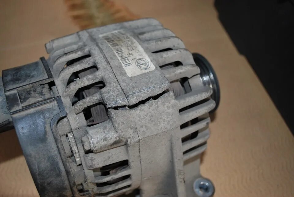 2. Генератор альфа ромео 156. Генератор фиат. 4. Генератор фиат sedici 2008 года.