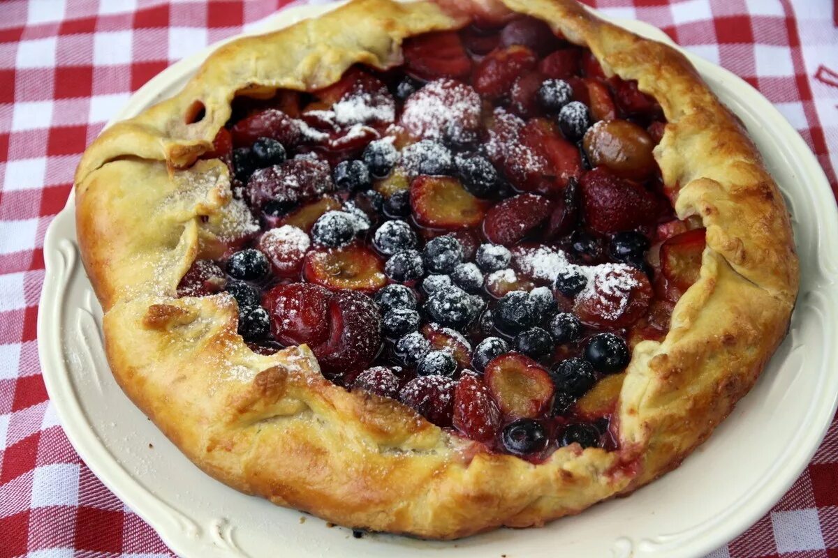 Пироги с ягодой фото Mixed berry lattice pie with homemade shortcrust pastry Recipe Mixed berry pie,