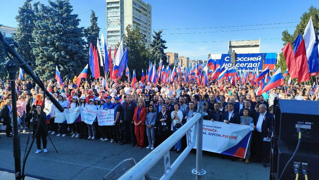 Россияне. Референдум лнр. Луганск восстание. Луганско российские отношения. Луганско российские отношения.