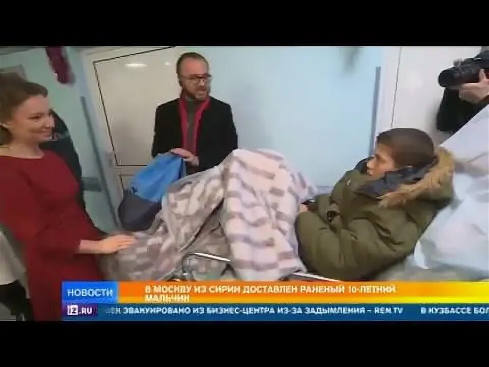 Парень с протезом. Мальчик лишился ноги. Фигурист который лишился ног. Мальчик лишился ноги. Дети инвалиды после дтп.