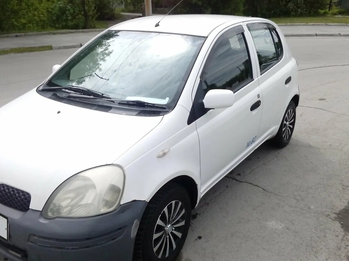 Toyota vitz 2002 седан. Toyota vitz 2002. Toyota vitz 2002. Витц 2002 года. Зеленый витц тойота.