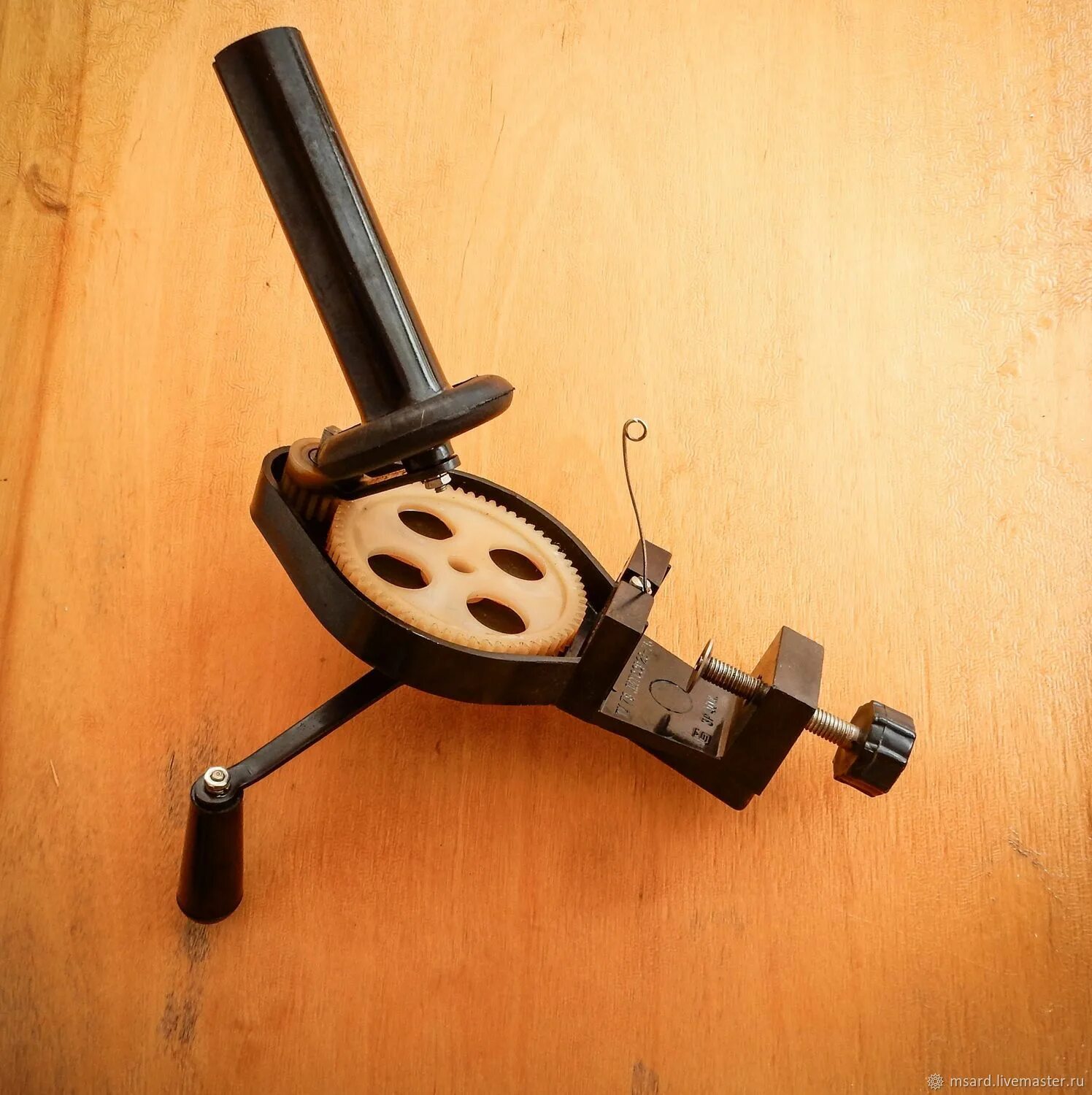 приспособление для перемотки. моталка металл ручная для перематывания пряжи. намотчик кабеля идм-20. Hemline t1968. моталка для пряжи taitexma th7065 с ускоренной перемоткой.