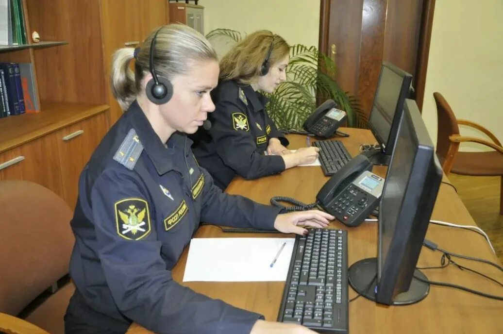 Приставы взыскивают алименты. Фссп. Фссп ангарск. Форма приставов 2022. Налоговая проверка.