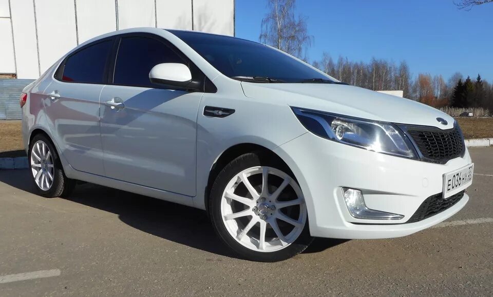 Киа рио 3 на 16. Kia Rio 4 r16. Kia Rio 4 r17. Kia Rio 3 r16. Kia Rio 3 r17.