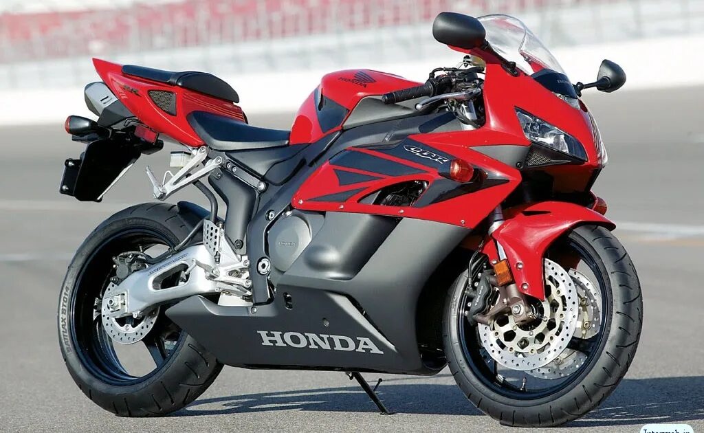 Хонда мотоцикл спортивный CBR 1000. Cbr1000rr 2004. Литровый байк Honda CBR. Yamaha CBR 1000rr.