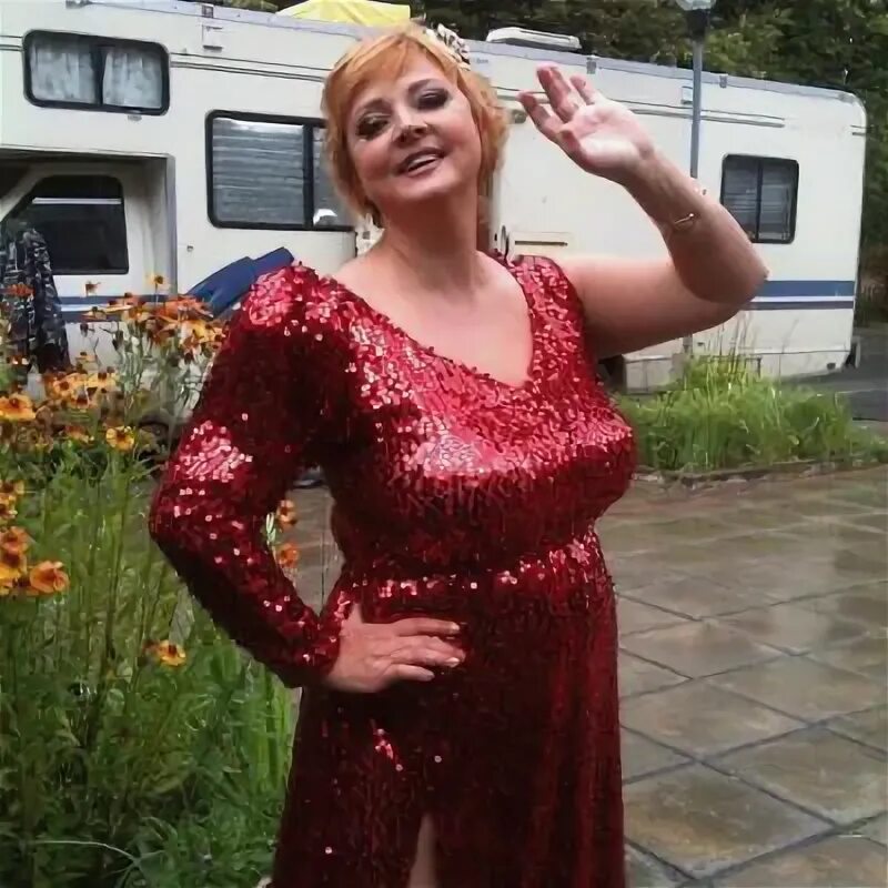 Жігіттердің белдікпен ұрып жатқан суреті