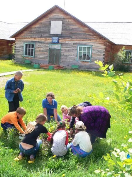 Поселок северный иркутская область. Волны в небе явление. Люди бегут от торнадо. Погода в бур. Старая бура башкортостан.