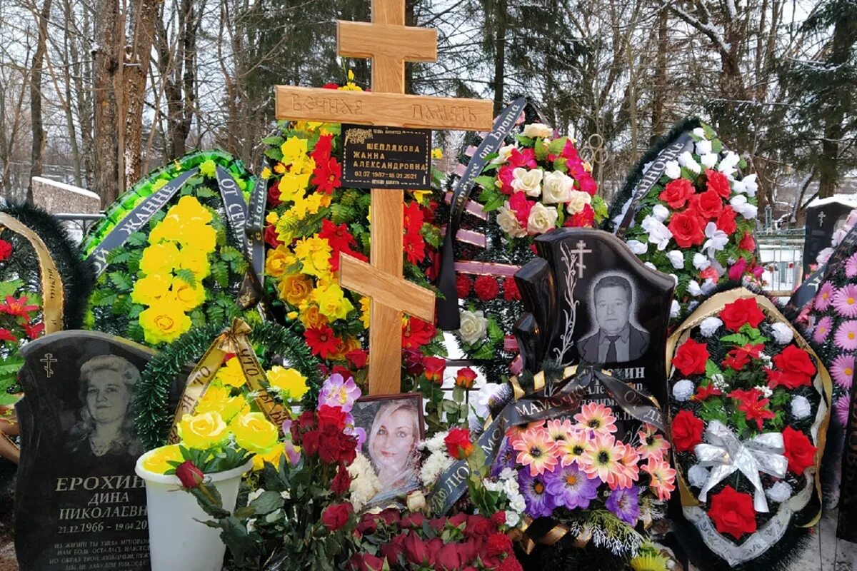 Где похоронить в москве человека. Похороны Жанны Шепляковой в белом. Похороны Жанны Шепляковой.