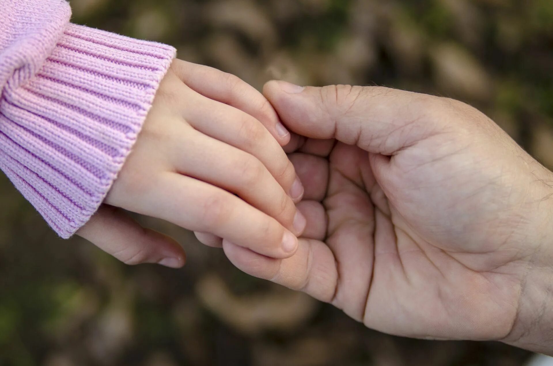 Маленькие ладони. Квадратная ладонь. Арахнодактилия паучьи пальцы. Маленькие руки. У каких людей маленькие руки.