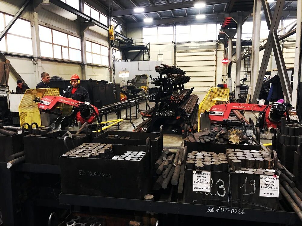 Большая земля сотрудники. Большая земля логотип пермь. Большая земля сотрудники. Гидро поворотная коммунальная щетка на мтз 82. Завод большая земля лого.