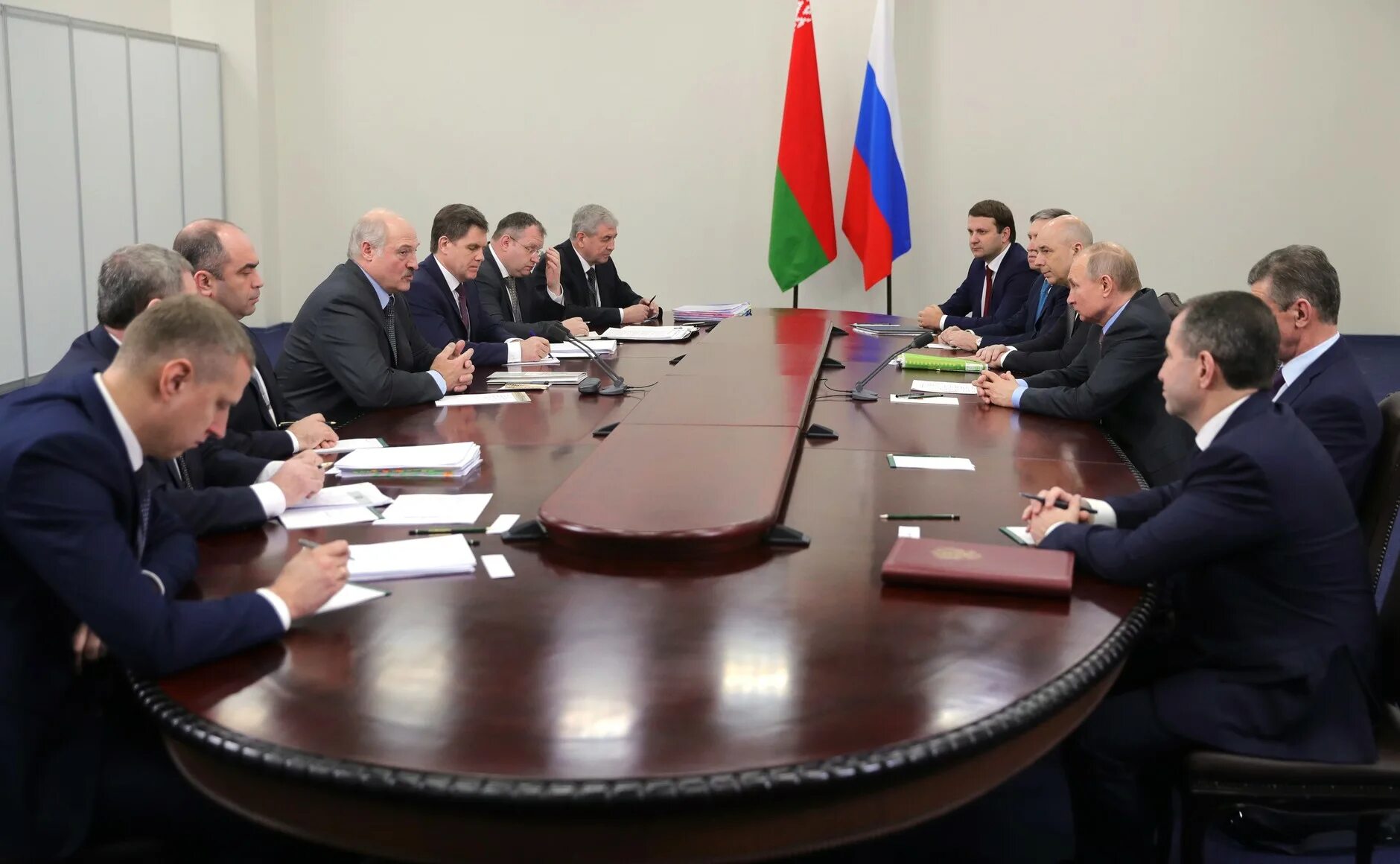 Российско белорусские отношения сегодня. Российско-белорусские отношения. Белорусско русский флаг. Белорусско-российские отношения. Российско белорусские отношения сегодня.