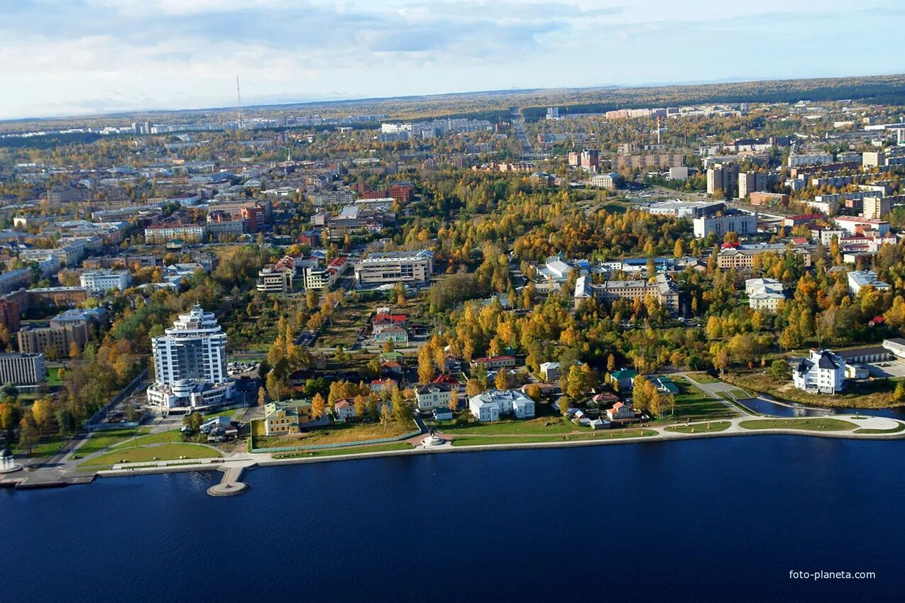 Петрозаводск сайт города. Карелия город Петрозаводск. Республика Карелия столица Петрозаводск. Карелия Петрозаводск центр города. Петрозаводск панорама.