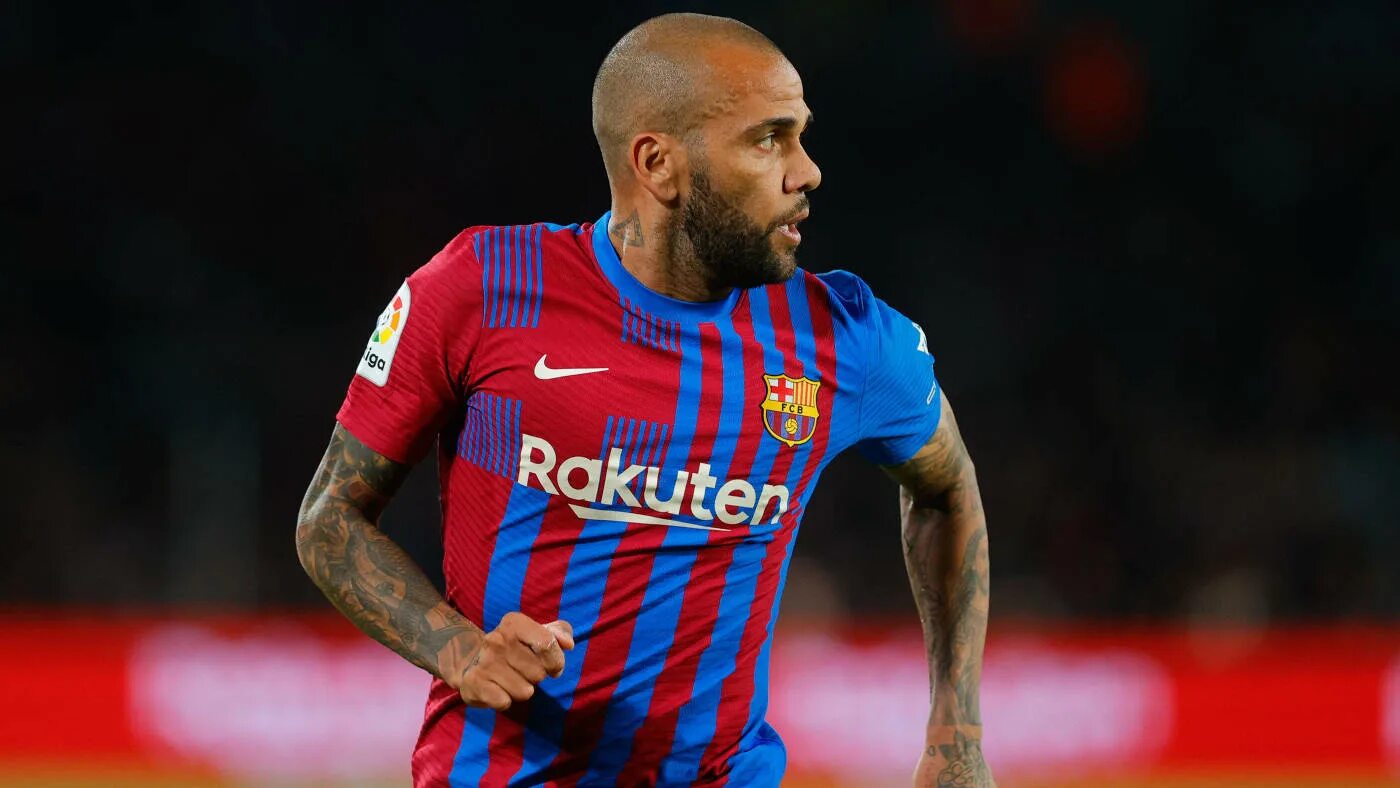 Дани Алвес Барселона 2022. Dani Alves футболист. Дани Алвес 2013. Dani Alves 2013. Что случилось с дани алвесом