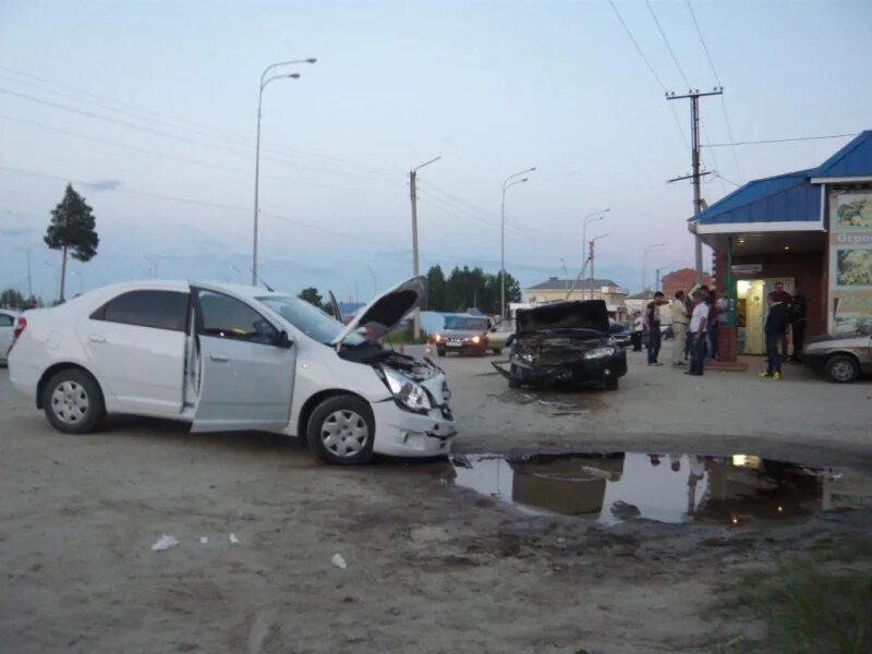 Автомобил коболт аварии. Шевроле кобальт авария. Советский хмао машина