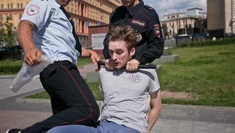 Убегал от копов а получил должность