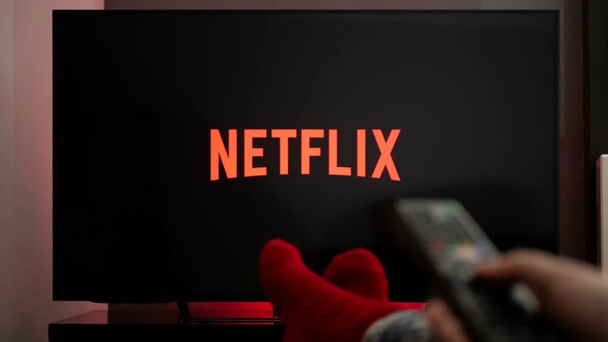 Netflix. Нетфликс представляет заставка. Нетфликс. Стриминговый сервис нетфликс. Netflix i.